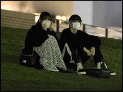 金川沙耶のラジオ謝罪の評判は林蓮音との中指＆ピースの闇が恐怖!