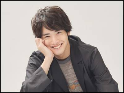 赤楚衛二の両親や兄弟など家族構成まとめ！父親の職業が〇〇で驚愕！