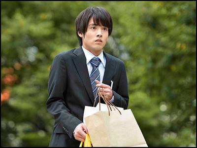 赤楚衛二の両親や兄弟など家族構成まとめ！父親の職業が〇〇で驚愕！