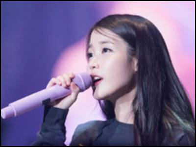 K Popのマイクの違いはなぜ 手持ちとヘッドセットでわかれる理由は K Popのマイクの違いはなぜ 手持ちとヘッドセットでわかれる理由は